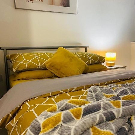 #0509 Two Bedroom Serviced Apartment- Free Parking 더비 외부 사진