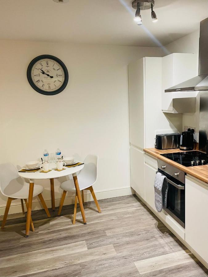 #0509 Two Bedroom Serviced Apartment- Free Parking 더비 외부 사진