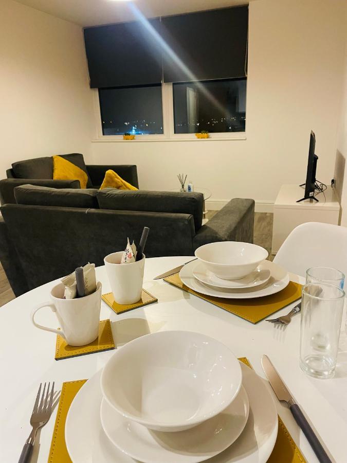 #0509 Two Bedroom Serviced Apartment- Free Parking 더비 외부 사진